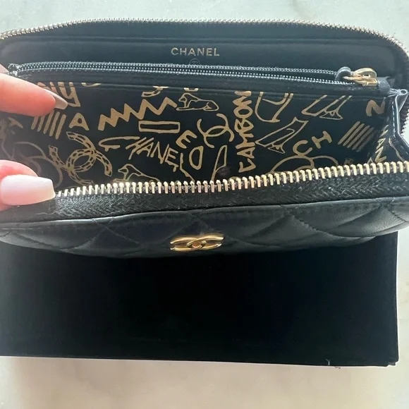Authentic Chanel Wallet - Picture 2 of 8